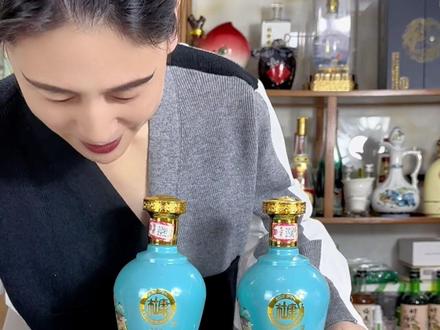 原价168的杜康酒,现在双十一活动价只要39.9,而且还是礼盒包装,里面有2瓶酒。#纯粮酿造 #好喝不贵 #点击小黄车购买