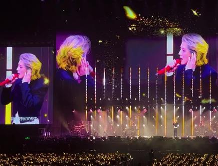 鹿晗上海首场《我们的明天》!
#鹿晗 #我们的明天#鹿晗上海演唱会