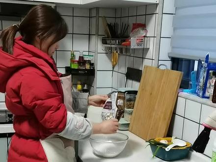 阜阳人都知道的美食:si面锅巴蘸酱豆