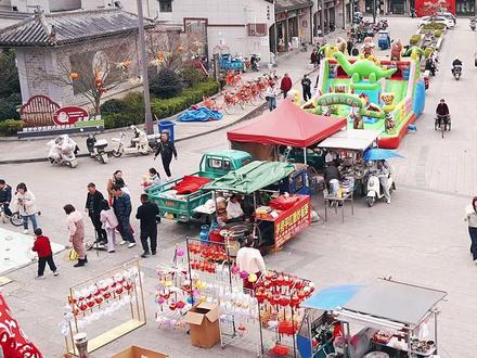 亭旁讨糟羹,元宵赶大集,外国友人直呼好味道!#元宵#美食#老外在台州#网络中国节#鲜甜三门
视频|郦华琴 仲午伟
编辑|张磊
审核|方从飞 李佳宁