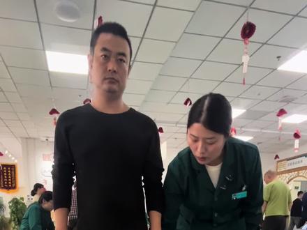 走路膝不打弯怎么练#康复训练#中枢整合