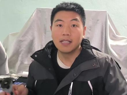 简单粗暴!小伙实拍扁皮刀正确安装教程,扁皮刀安装教程超详细#扁皮刀 #扁皮刀安装教程 #皮筋 #新手上路 #超AI的学习搭子