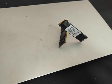 联想小新Air14 2020升级内存与固态硬盘 大家还想看什么型号的拆机视频可以告诉我哦,此拆机教程以仔细与清晰易懂的角度拍摄给拆机小白。
【酷寒怪兽Kooling Monster】
我们的愿景是让每个人都能有最舒适的电脑体验。我们希望在DIY电脑维修技能的普及下,让每个人都能以极低的成本实现电脑性能的大幅提升。
【声明】
该视频仅提供资讯分享,不会赔偿任何因个人操作所导致的损害
#联想 #小新air14 #内存条 #固态硬盘 #拆机视频