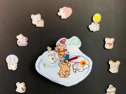 瑞幸线条小狗 改 时钟冰箱贴 教程展示来啦😘🥰
纸袋和贴纸一起改造成时钟冰箱贴,真的太好看了,超简单又实用。👍🏻
材料包是自带背胶的4mm亚克力,配套软磁和
时钟 电池,贴心又齐全。🌷🌷
#线条小狗 #瑞幸线条小狗联名 #线条小狗maltese #线条小狗周边 #瑞幸