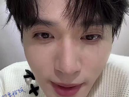 梁思伟:我和沉思还可以,比和何健麒熟,我跟沉思呼吸的是同一片空气😂
大家的性格都很亲和平易近人,本人都很帅,皮肤状态都好好,这些个顶流明星状态一个比一个好,我看了都要焦虑半天
和王凯沐老师没有时间吃饭
#梁思伟 #何健麒 #沉思 #王凯沐