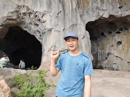 广西天然岩洞,据说抗战时期居住过全村人,多是在这里避难...#探秘 #历史古迹 #自然奇观 #洞穴 #大自然的鬼斧神工 #探险 #石窟 #山洞到底藏着什么 #神秘山洞