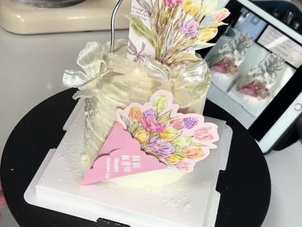 做法简单,氛围感十足!这一套装饰还不到2块钱!#母亲节蛋糕 #妈妈蛋糕 #超便宜超划算