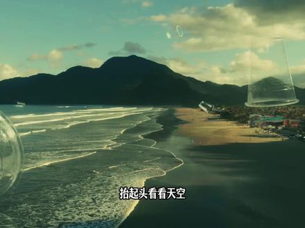 硬核科普:天空为什么是蓝色?很多人都理解错了! 不仅仅是物理散射。天空的蓝色,是太阳、大气、和你的眼睛“合谋”的结果。我们将用一个全新的维度,为你揭开宇宙真相。
很多人一辈子都没弄明白,为什么天空是蓝色背后藏着的真相。
宇宙的尺度远超想象,地球只是银河系中一粒微不足道的尘埃。
我们看到的星空,都是几万甚至几亿年前的光影。
时间与空间交织,构成我们眼中的现实。
而人类,用短短几千年文明,试图读懂百亿年宇宙。
#天空为什么是蓝色的 #大气层 #太阳光 #宇宙科普 #宇宙探索