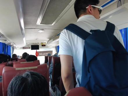八达岭长城入口大变样开始使用免费接驳车了,听听看登城注意事项 #大巴 #vlog旅行记 #旅途路上 #八达岭长城 #北京