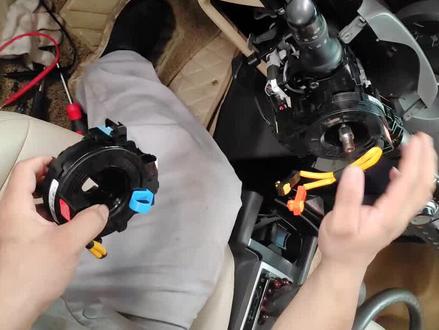 丰田兰德酷路泽方向盘按键没反应怎么解决?#丰田 #方向盘按键 #汽车维修 @抖音热点