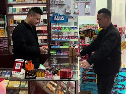 我要验牌 小瘪三 给我擦皮鞋 #我要验牌 #vlog十亿流量扶持计划 #罗平段子 #云南方言搞笑视频