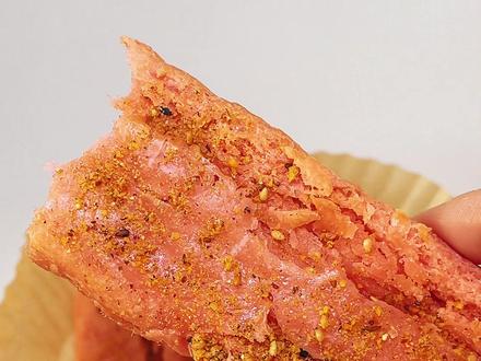 淀粉肠爆改焦香酥脆大面排,这一题我会 现在人的吃商真高,这不,淀粉肠又开始爆改了,改成了脆皮大面排,酥酥脆脆香香,两面都是脆脆的,太好吃鸟#邪修美食 #空气炸锅美食 #淀粉肠 #淀粉肠爆改焦香酥脆的大面排 @抖加上热门