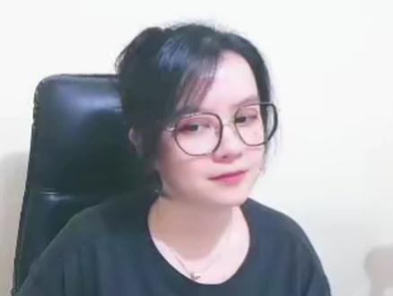 炉石传说 - 倒数第一的职业卡组,灌注骑,一回合一个大哥 #炉石传说 #炉石雪妍 #炉石直播 #炉石主播 #炉石天梯
### 震撼骑
# 职业:圣骑士
# 模式:标准模式
# 迅猛龙年
#
# 2x (1) 圣光护盾
# 2x (1) 龙鳞军备
# 2x (2) 生而平等
# 2x (2) 疯狂生物
# 2x (2) 苦花骑士
# 2x (2) 赤鳞驯龙者
# 2x (3) 奉献
# 2x (3) 金萼幼龙
# 2x (4) 巨熊之槌
# 2x (4) 振翅守卫
# 2x (4) 梦境卫士
# 1x (5) 昔时古树
# 1x (6) 侏儒飞行员诺莉亚
# 2x (7) 复苏烈焰
# 1x (7) 阿纳克洛斯
# 1x (8) 乌索尔
# 1x (8) 护路者玛洛恩
# 1x (100) 无界空宇
#
AAECAaToAgaq6gbh6wa0gQfygwe2lAfrrAcMnJ8E7p8EtfoG1voGofsGz/4G7/4GyP8G94EHwo8Hw48HiK0HAAA=
#
# 想要使用这副套牌,请先复制到剪贴板,然后在游戏中点击“新套牌”进行粘贴。