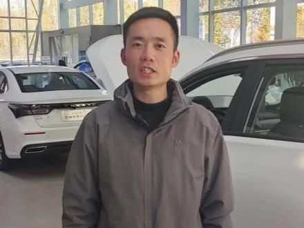 这个灯是胎压报警灯,亮了?我们该怎么处理呢?