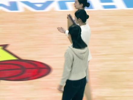 祝贺:庆元赛区,丽水队,和丽水双子星@倪豪凯_ @徐敏伟-7 获奖,徐队昨晚穿着确实很像徐敏伟领导😁😁#浙BA #获奖 #篮球在丽水 #庆元 #丽水