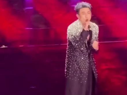 #刘萧旭演唱玫瑰窃贼 不许说小孩叔!这么有感染力,多真诚的演绎啊!!#刘萧旭 #玫瑰窃贼 #安徽春晚