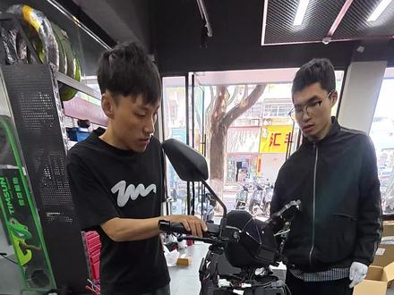 Nx nxt直上大灯。小牛nx风速直上石栏大灯,但是这个音响虽然声音大,但是效果不是太好#小牛电动 #改装大灯#小牛nx风速版#nx风速