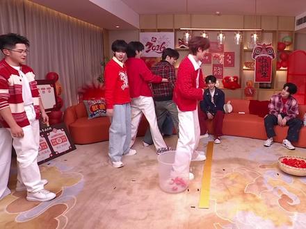 没办法 顶级ace主舞 就是有钢筋混泥土般的核心
#丁程鑫#狐狸爱蓝莓