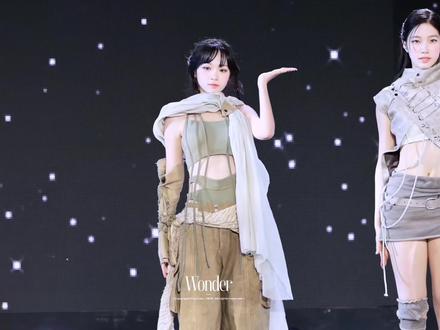 LESSERAFIM金采源脖子受伤 #娱乐评论大赏 #kpop #金采源 #明星 #LESSERAFIM