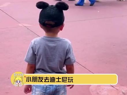 #当小绅士遇到了公主 脱帽行礼是绅士的礼仪,好可爱的小绅士