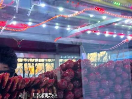 窄巷进车掉头成难题,5米多长大车,横着进,掉头出,引众人围观#第一场雪 #万万没想到 #领克900