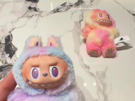 labubu3.0美容修毛 运输过程导致拉布布头歪炸毛,别担心自己动手来整理一下吧。
#labubu #labubu搪胶脸 #labubu前方高能 #泡泡玛特 #自己动手diy