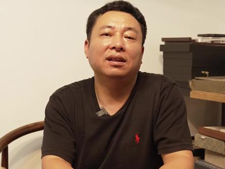 昌化石篆刻——钱争光
篆刻主要是有三门功课要学:古文字、篆书、刀工。印章四元素:线条、字法、章法、刀法。#篆刻 #天目寻匠 #爱篆刻 #匠心精神 #纯手工雕刻