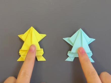 会跳的青蛙折纸,简单易学,一起和宝贝做起来吧 #亲子手工 #折纸 #青蛙折纸教程 @抖音小助手