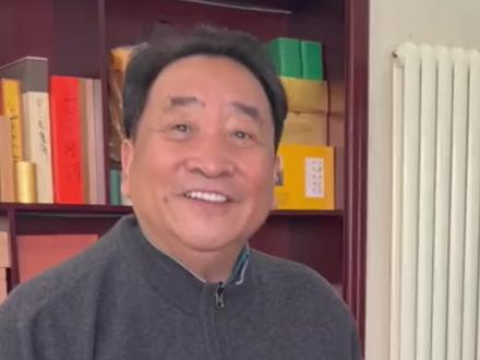 瞒不住了,姜昆与贾玲“真正”关系终于曝光,原来两人竟如此亲近#娱乐评论大赏#娱乐资讯#明星八卦#贾玲#姜昆#冯巩
