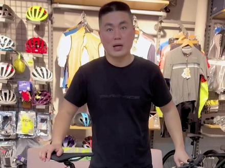 后飘的车架缓震设计,铝合金车架以及禧玛诺变速的结合,前叉碳纤维的吸震性,指哪打哪的操控感,这就是Contend系列的奥义!#捷安特 #爱生活爱骑行 #单车推荐 #三阳路捷安特 #爱上公路车