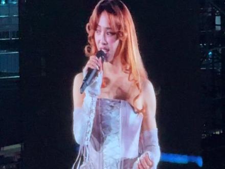 3月7日,Jolin蔡依林Pleasure巡演内地首场在深圳大运中心体育场举行。现场她读到一则歌迷留言,留言称当年听她的歌时正值高三,如今已面临“三高”。蔡依林感慨时间飞逝,并叮嘱歌迷保重身体,希望大家都能健康地享受音乐。#蔡依林 #蔡依林Pleasure巡演内地首场 #深圳大运体育场 @抖音小助手 @DOU+小助手