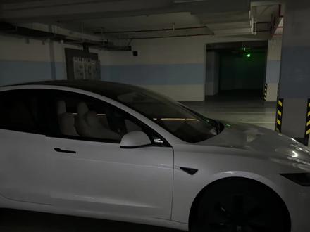 最新更新的 Ota 自动化可以这样搞一点点小浪漫,也可以设置主驾让自己进到车里更有仪式感。#model3