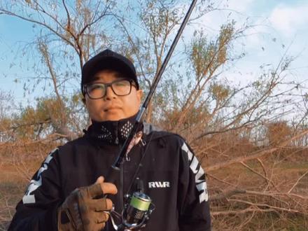 买路亚装备,选自己预算内的买回来用用看。推荐的不一定对,要有自己的判断。#路亚 #钓鱼装备