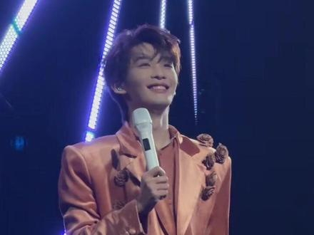 造型师在吗?可以给我野子裤子换大一码吗
野风2.0深圳 #王赫野 不必拍大 主打一个爱看
#深圳演唱会