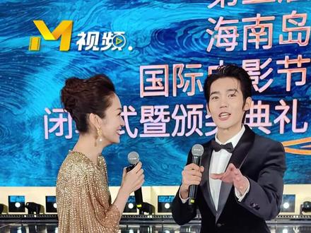 #于适 在#第五届海南岛国际电影节 台下说唱就唱,感觉像是录完新歌还没过劲儿,为大家献曲《常回家看看》和《我是一只鱼》#于适yosh