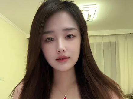 想跟我谈恋爱也可以,我只能陪你谈一天,第二天就🉐亲嘴#妹纸有话说