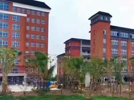 宿城一中宿马学校今年高考表现也很抢眼,成绩不是特别拔尖的同学,即使挤进一二中也可能跟不上趟,可以考虑到宿城一中宿马学校,能得到更多的关注。#宿马园区 #宿城一中宿马学校 #中考 #宿城一中