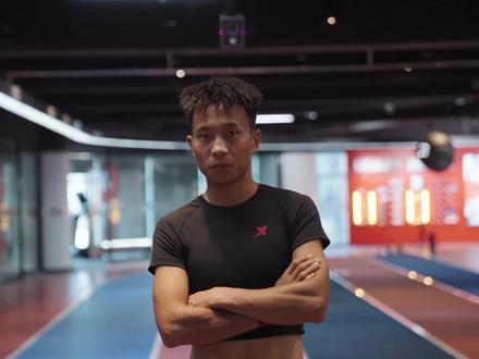 冠军版跑鞋和冠军何杰的故事
#马拉松 #运动员 @@何杰