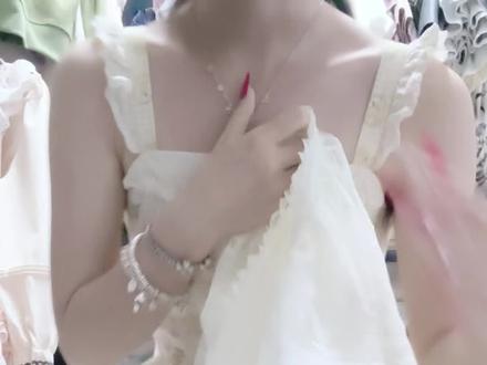 这样穿也好萌呀#黄色lo裙 #向阳花事 #穿搭