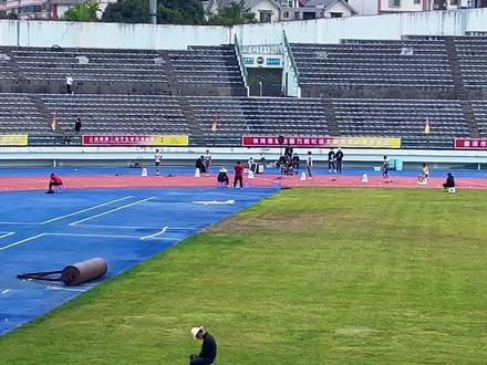 200米的决赛结束了,从未训练过200的陈金龙首次挑战200米项目,取得比较满意的成绩,也恭喜版纳少体二荣@雨林猎豹⛰(备战版) 达到健将成绩,是你的成绩激励着所有的体育生的进步,也是你的表现给了所有云南体育生希望,享受和你在同一赛道比赛的时刻!#健将级运动员 #一级运动员 #二级运动员