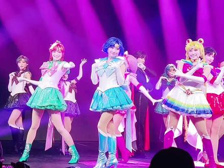 (现场完整版)美少女战士音乐剧主题曲2曲。 和闺蜜唱K必点唱跳曲目。太爱啦~💓 #美少女战士音乐剧 #美少女战士变身 #美少女战士 #水冰月 #演出现场