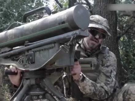 装甲克星登场!乌军多款反坦克系统痛击俄军坦克 #俄乌战争 #战争解说