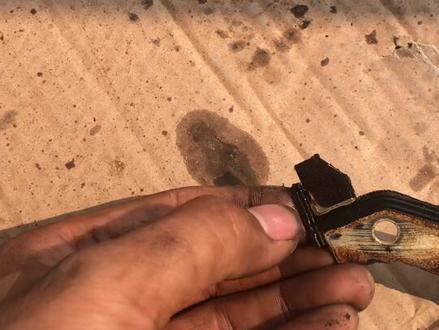 EA111更换偏盖垫,火花塞垫的巧妙安装方法,#宝马专修 懒到一定境界的时候,你就是高手。最后配一张发电机皮带安装图