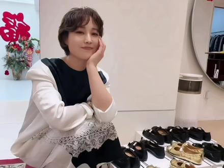 COTEMP 26春夏新品鞋子开售~
我们在追求实穿的同时 ,一定要精致的美…
#生活的美无处不在 #COTEMP