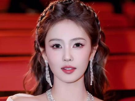 演员白鹿呼吁取消“番位之争”,称可能会错失想合作的演员,多次强调“对表演要有敬畏之心”#大象主播说@大象新闻管晴