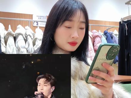 张艺兴的大花轿在我手机唱了几天了🤣以前的小绵羊现在咋不一样了😂关键帅就算了,笑起来还有酒窝,妈耶,谁受得了啊#张艺兴大花轿