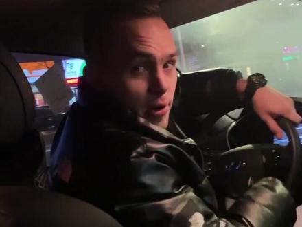 媳妇吓我一跳了😡 #战斗民族的帅哥 #歪果仁 #抖音小助手