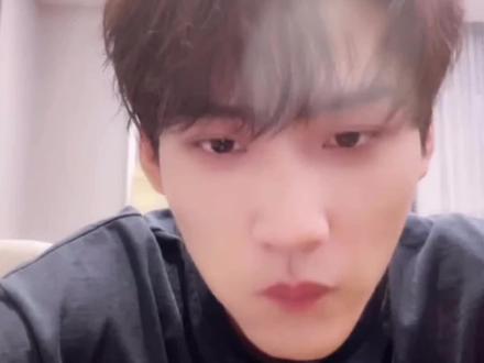 扣子掉了,晚上直播回应#周柯宇 #gimme #直播