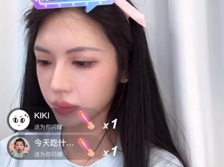 小伊芙连声音都可爱爆了😍😍#直播切片 @雪什么梨啊 @小伊芙eve @这里是叶泽