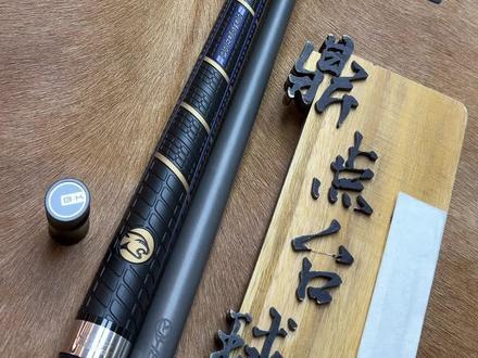 美洲豹紫色胶把BKR 精品准新成色 没用就天 原配上下对标 海外正品钢号 保真假一赔十 终身有效承诺 原价15800 成色9.8新 杆身无磕碰划痕 仅皮把轻微使用痕迹 原漆带紫外线防伪 直度笔直 升级BK2皮头 爆发力提升显著 原配保护帽齐全 支持当天试冲 支持主流球杆置换或者回收 💰9300#台球 #台球是一种生活 #台球教学 #台球技巧 #台球器材